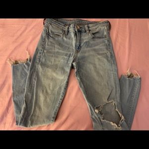 American Eagle Light Wash Skinny Jeans